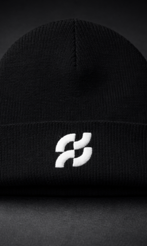 Knitted beanie with logo embroidery